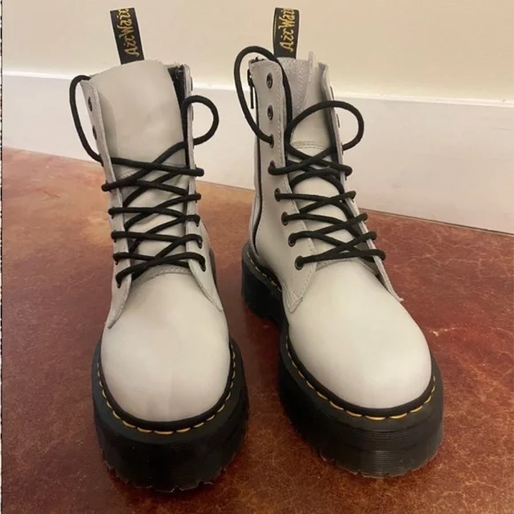 Doc Martens *FINAL PRICE* - Picture 1 of 5